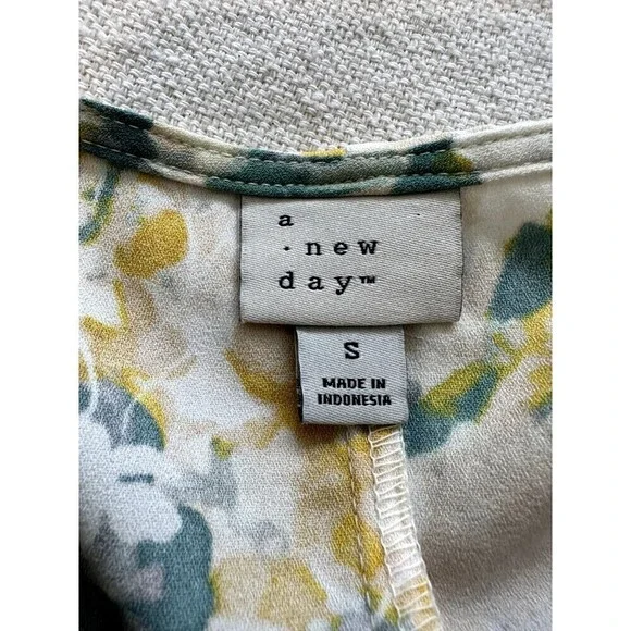 A New Day Short Sleeve Tie-Dye V-Neck Flare Dress Womens Size S White - Picture 2 of 16